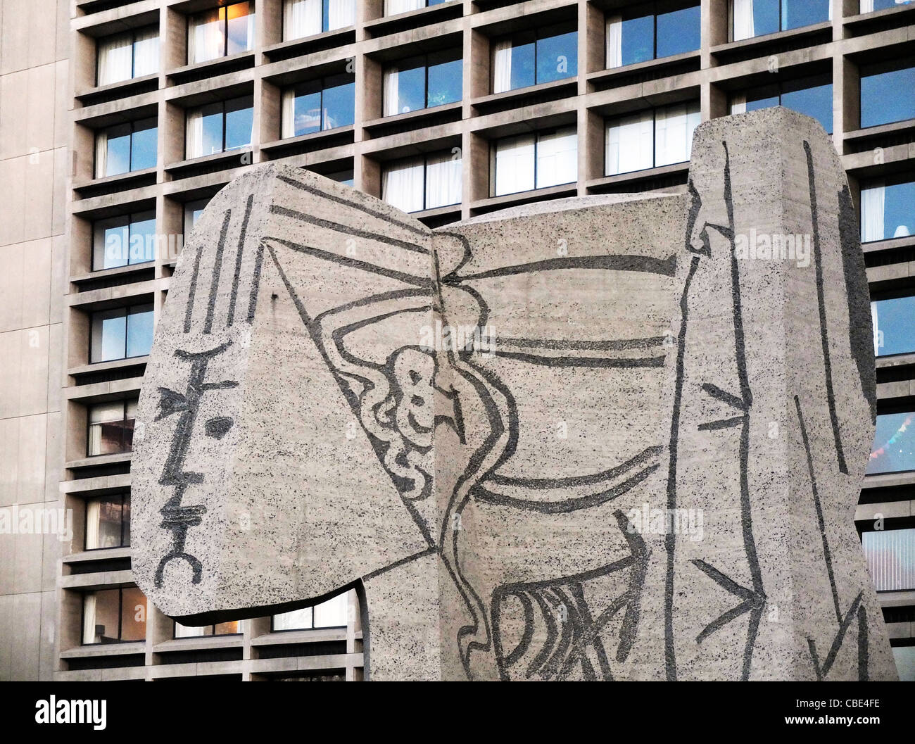 Picasso-Skulptur außerhalb New York University Village Stockfoto