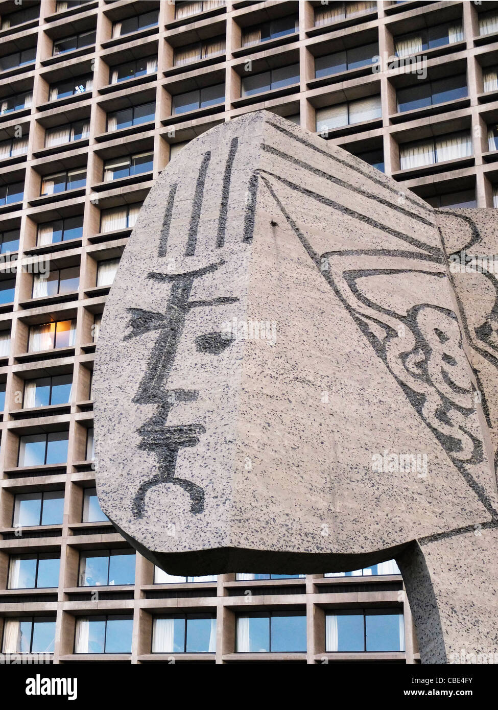 Picasso-Skulptur außerhalb New York University Village Stockfoto