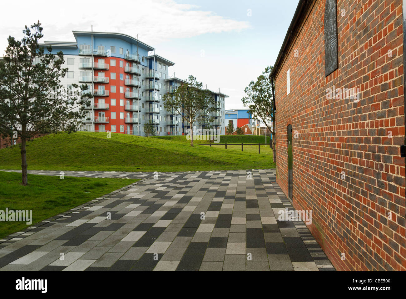 Neue Wohnungen mit Blick auf die Walsall Waterfront Stockfoto