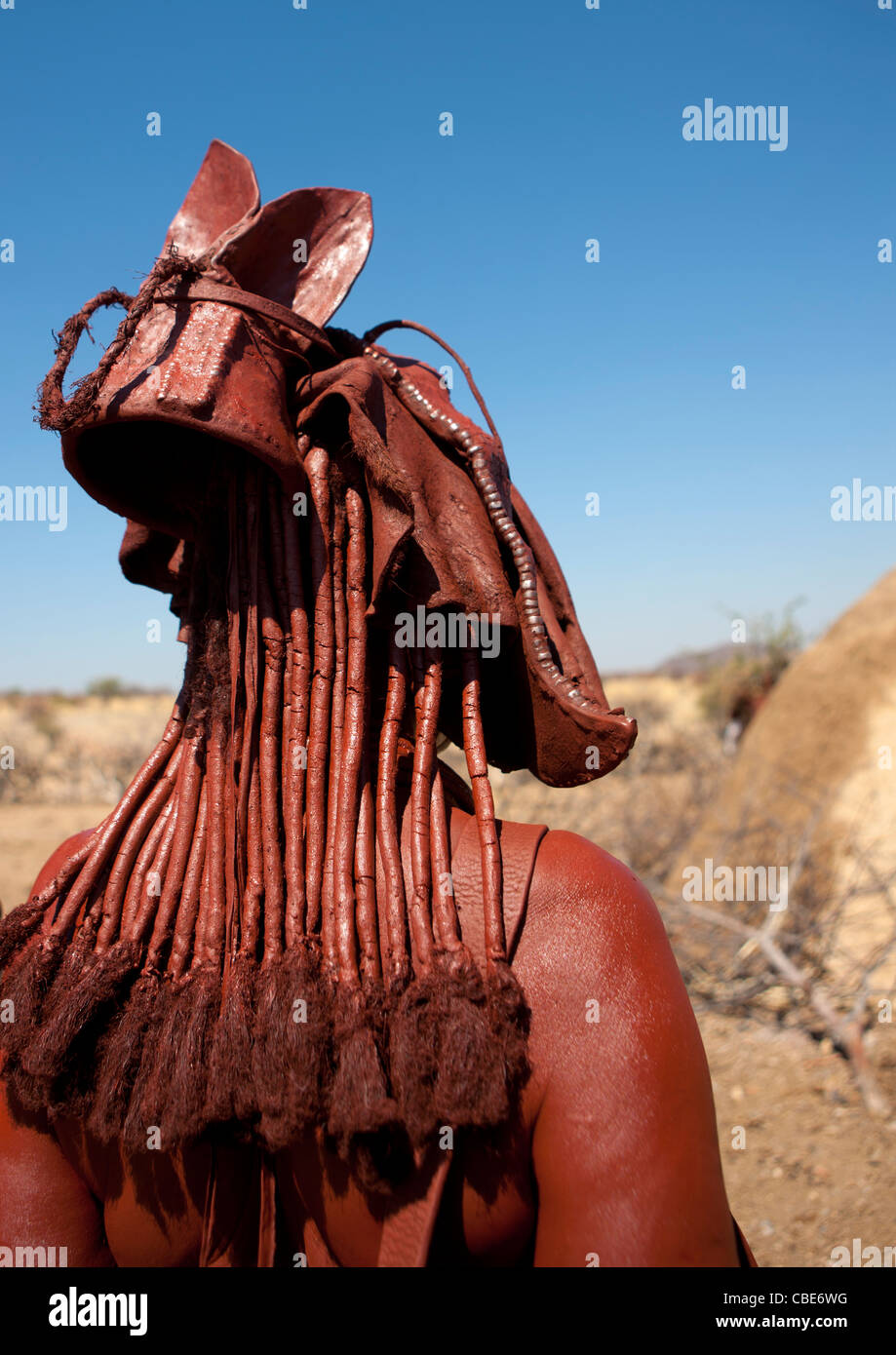 Muhimba Frau trägt ein Erembe Kopfschmuck, Dorf Elola, Angola Stockfoto