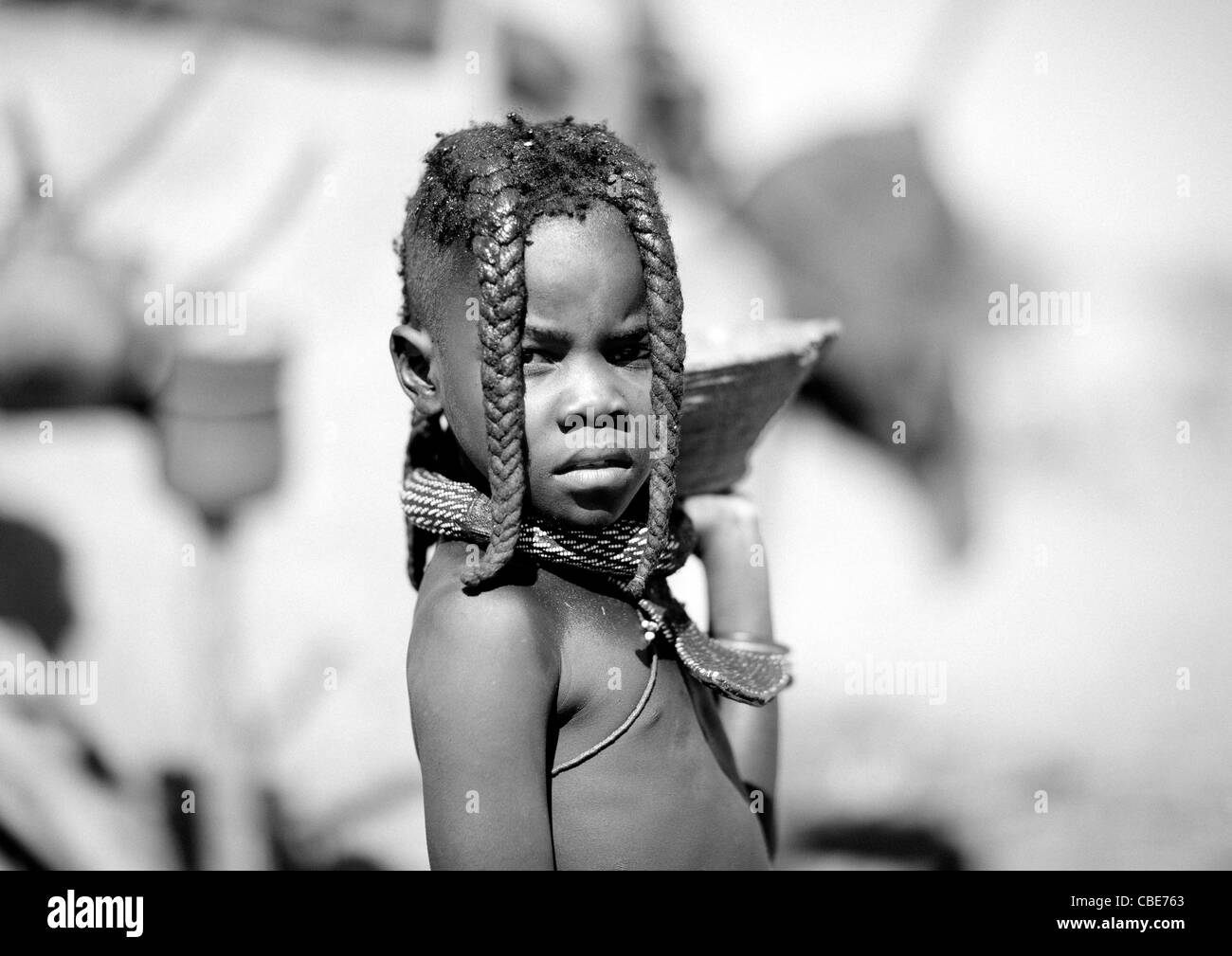Muhimba Mädchen, Dorf Elola, Angola Stockfoto