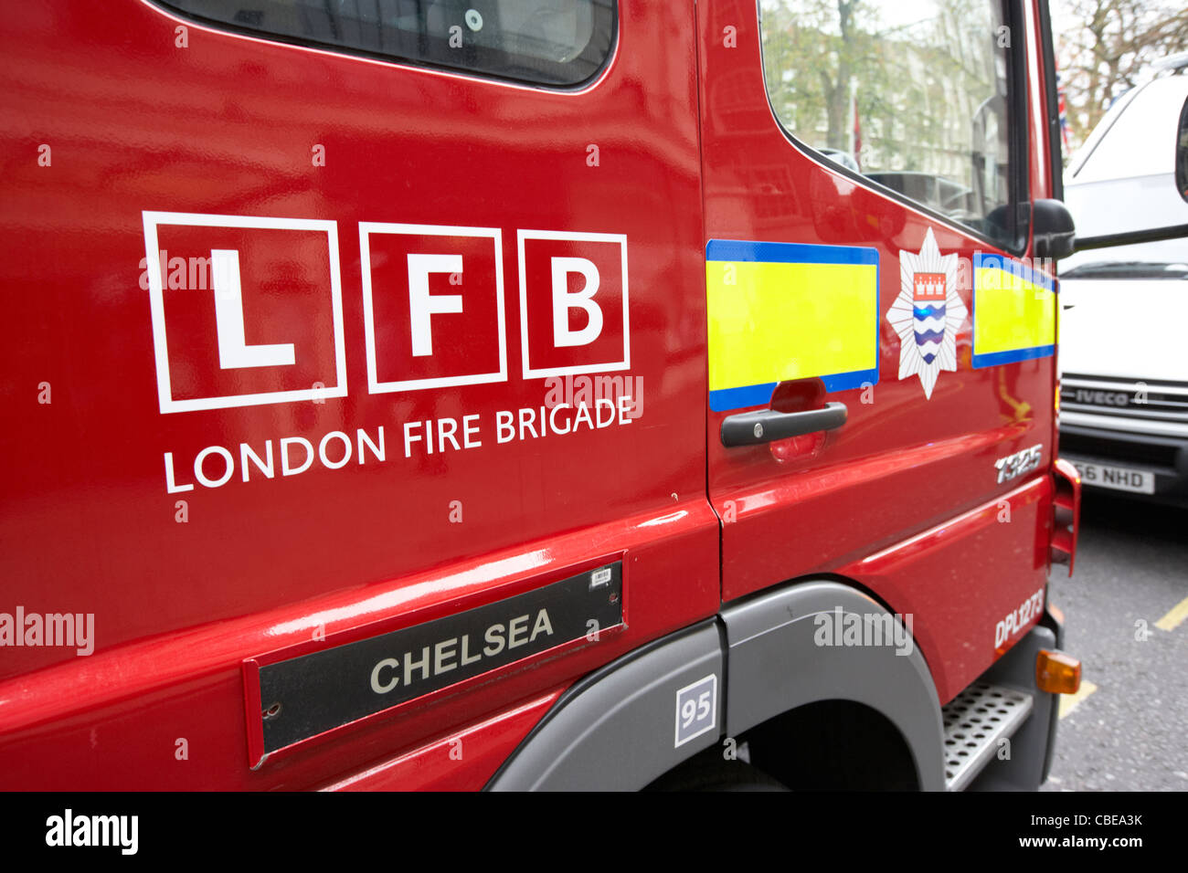 London Feuerwehr Feuerwehrauto LKW an einen Vorfall London England uk Vereinigtes Königreich Stockfoto