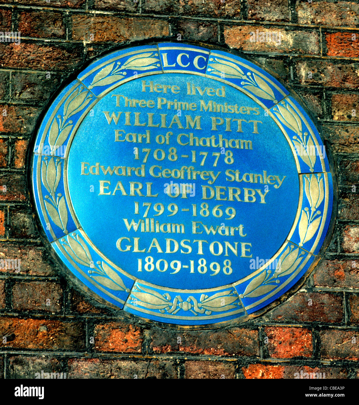 Blaue Plakette, Chatham House, St James' Square in London 3 Premierminister William Pitt, Stanley Earl von Deby, Gladstone, Brite/Britin Stockfoto