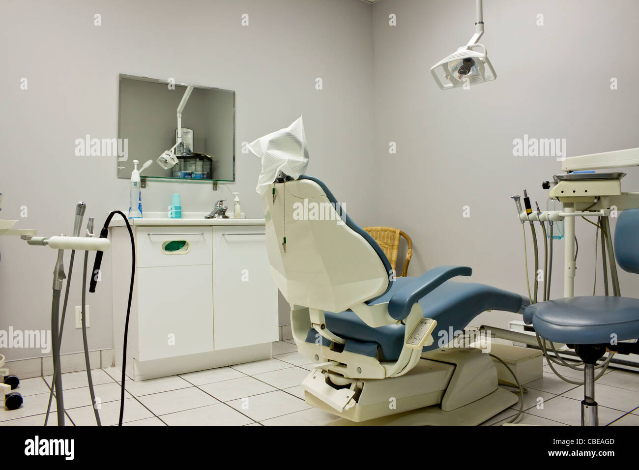 Zahnarztpraxis, Zahnarztstuhl Stockfoto