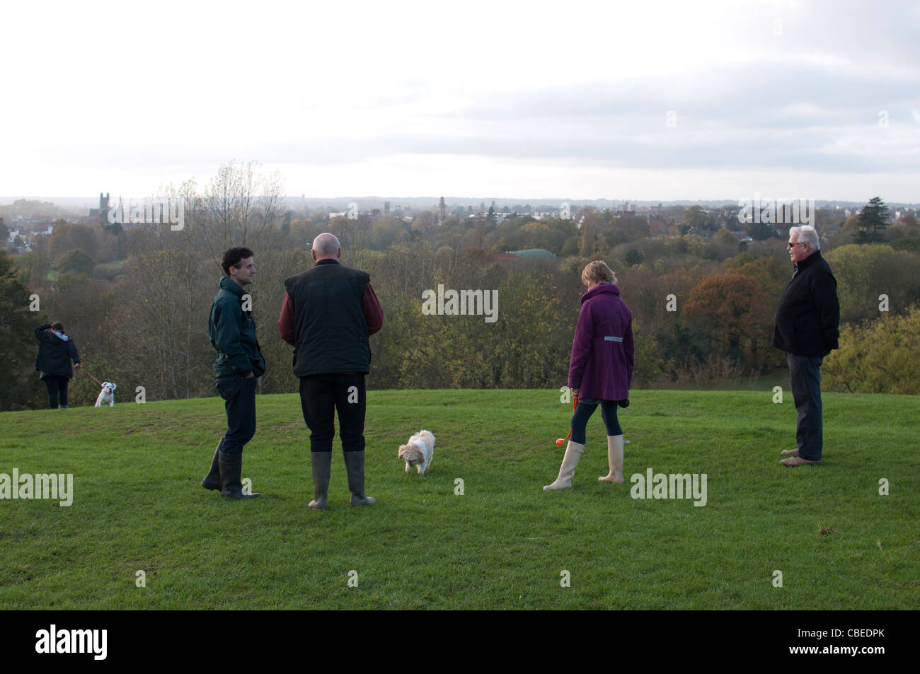 Menschen auf der Beacon Hill, Newbold Comyn, Leamington Spa, Großbritannien Stockfoto