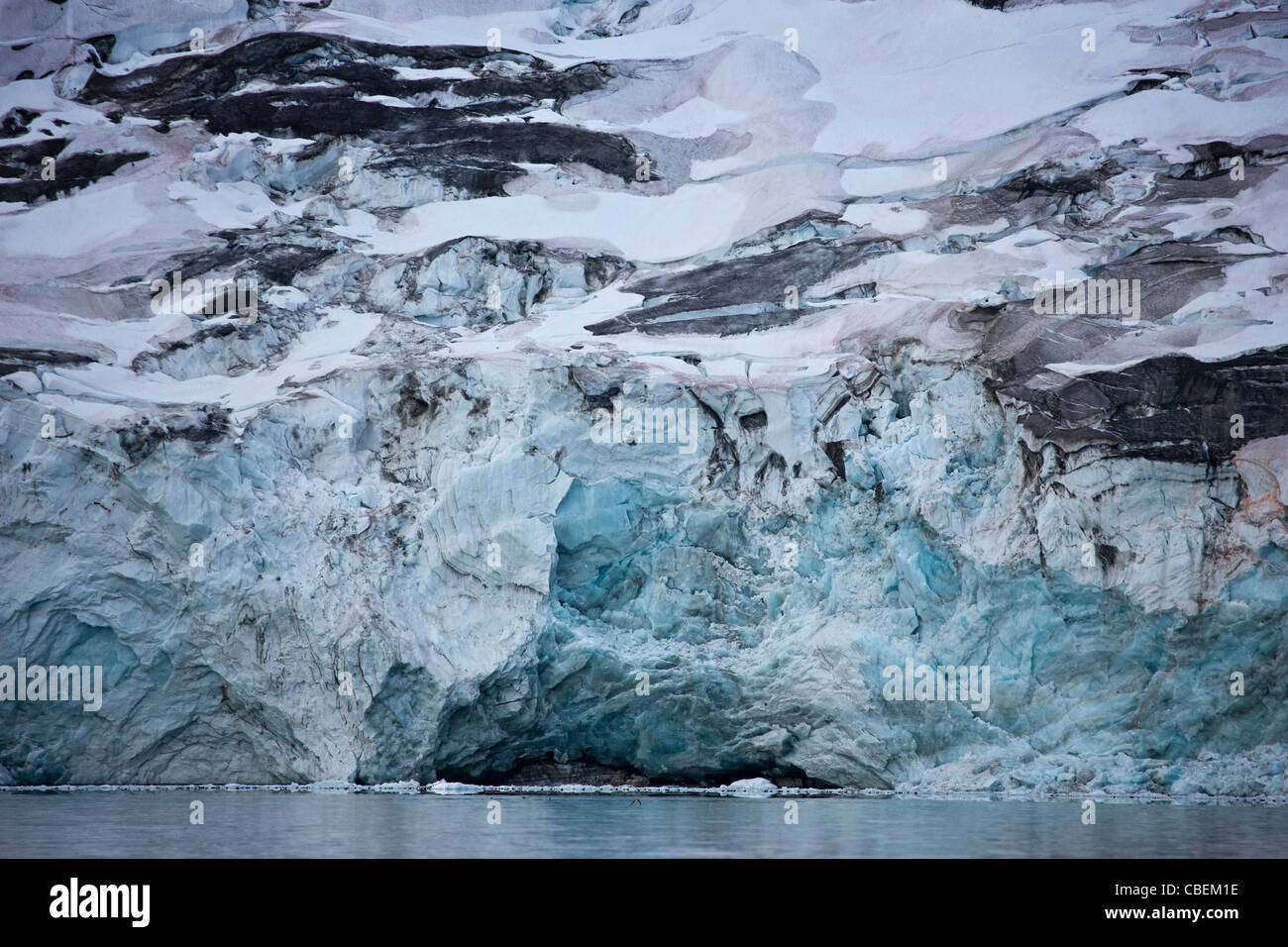 Nahaufnahme von Gletscher, Hinlopen Strait, Spitzbergen-Island, Spitzbergen, Norwegen Stockfoto