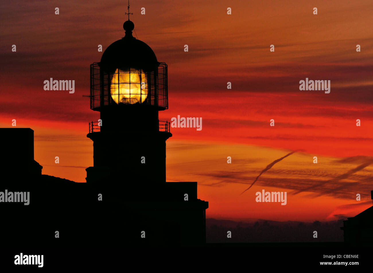 Portugal, Algarve: Sonnenuntergang am Leuchtturm von Kap St. Vincent Stockfoto