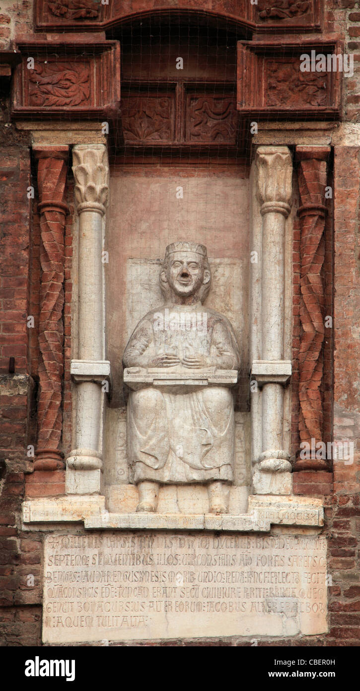 Italien, Lombardei, Mantova, Palazzo Broletto, Virgil Statue, Stockfoto