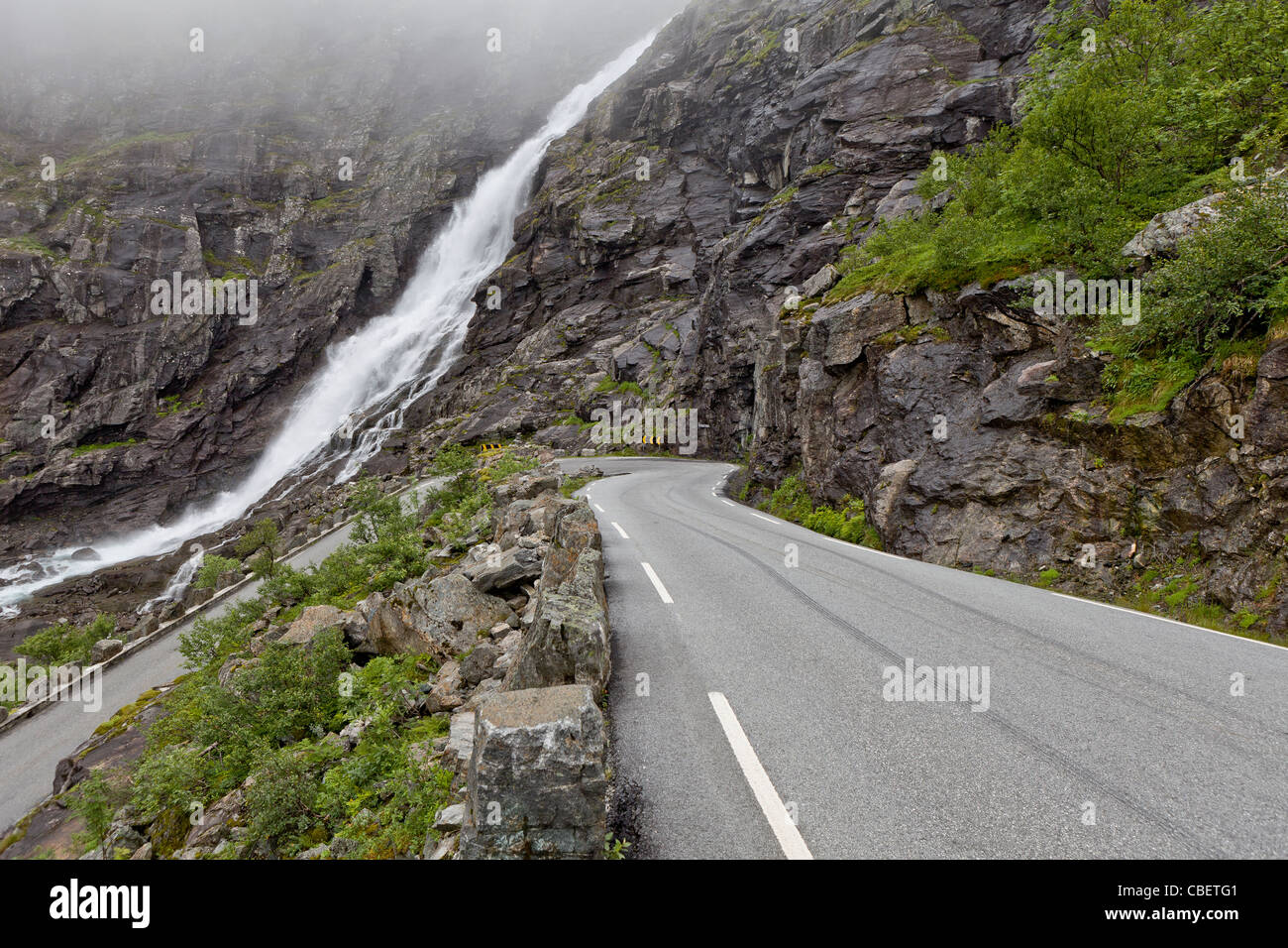 Straße im Sommer, Trollstigen, Norwegen Stockfoto
