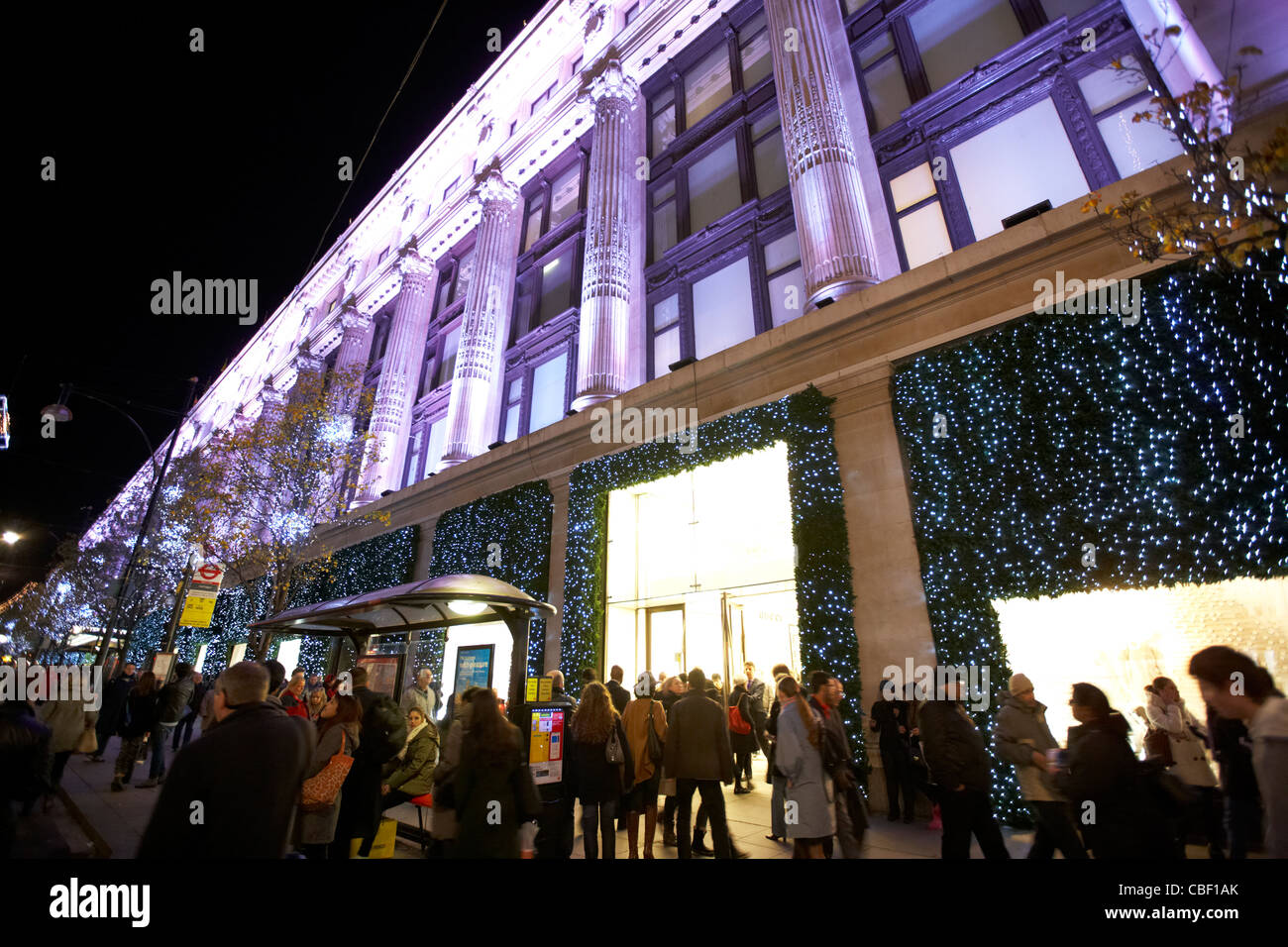 Selfridges Kaufhaus Oxford street Flagship-Store beim Weihnachts-shopping Zeit London England uk Vereinigtes Königreich Stockfoto