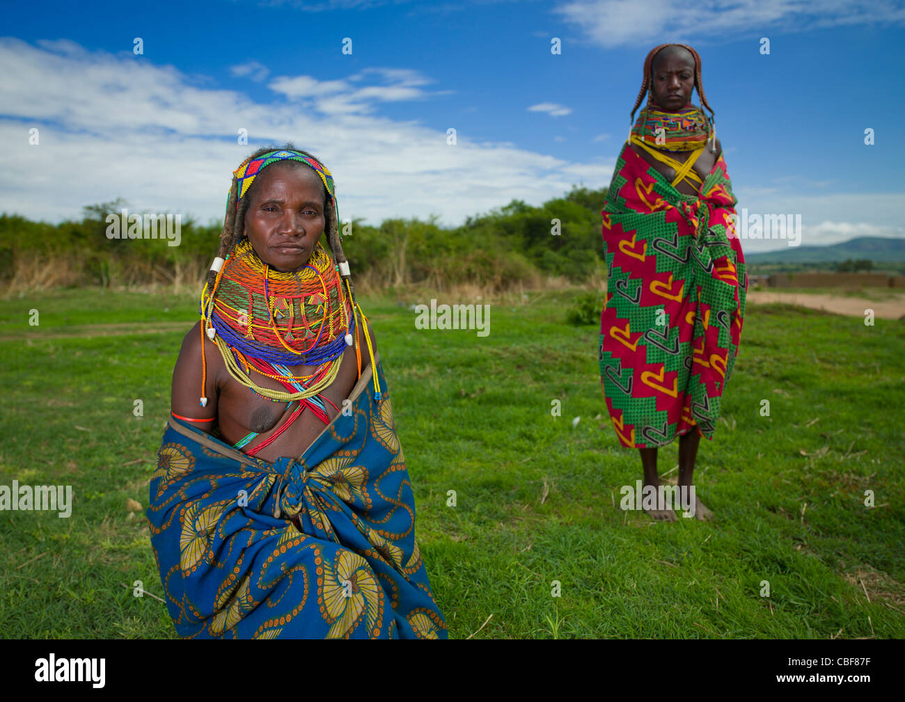 Mwila Frauen mit Toga, Chibia Bereich, Angola Stockfoto