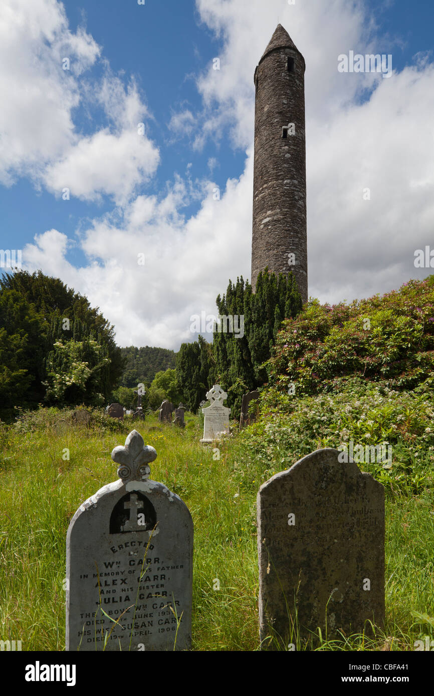Friedhof und der Runde Turm, Glendalough, County Wicklow, Ireland Stockfoto