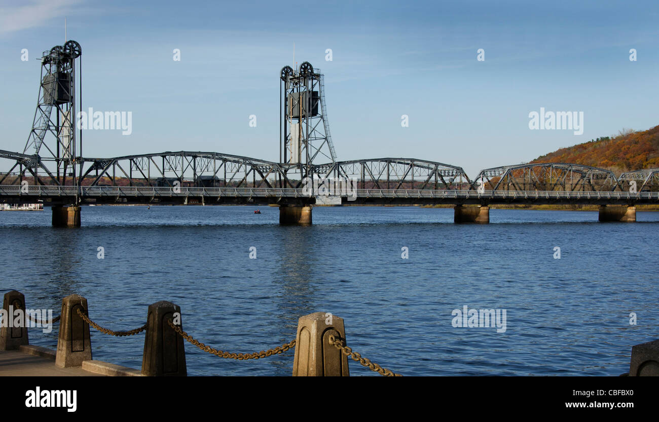 Stillwater Hubbrücke über den St. Croix River in Stillwater, Minnesota Stockfoto