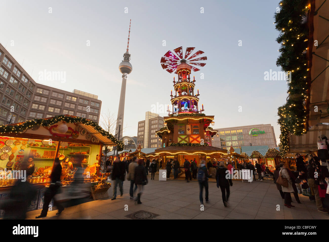 Weihnachtsmarkt am AlexanderplatzDeutschlandBerlinEuropa Stockfotografie Alamy