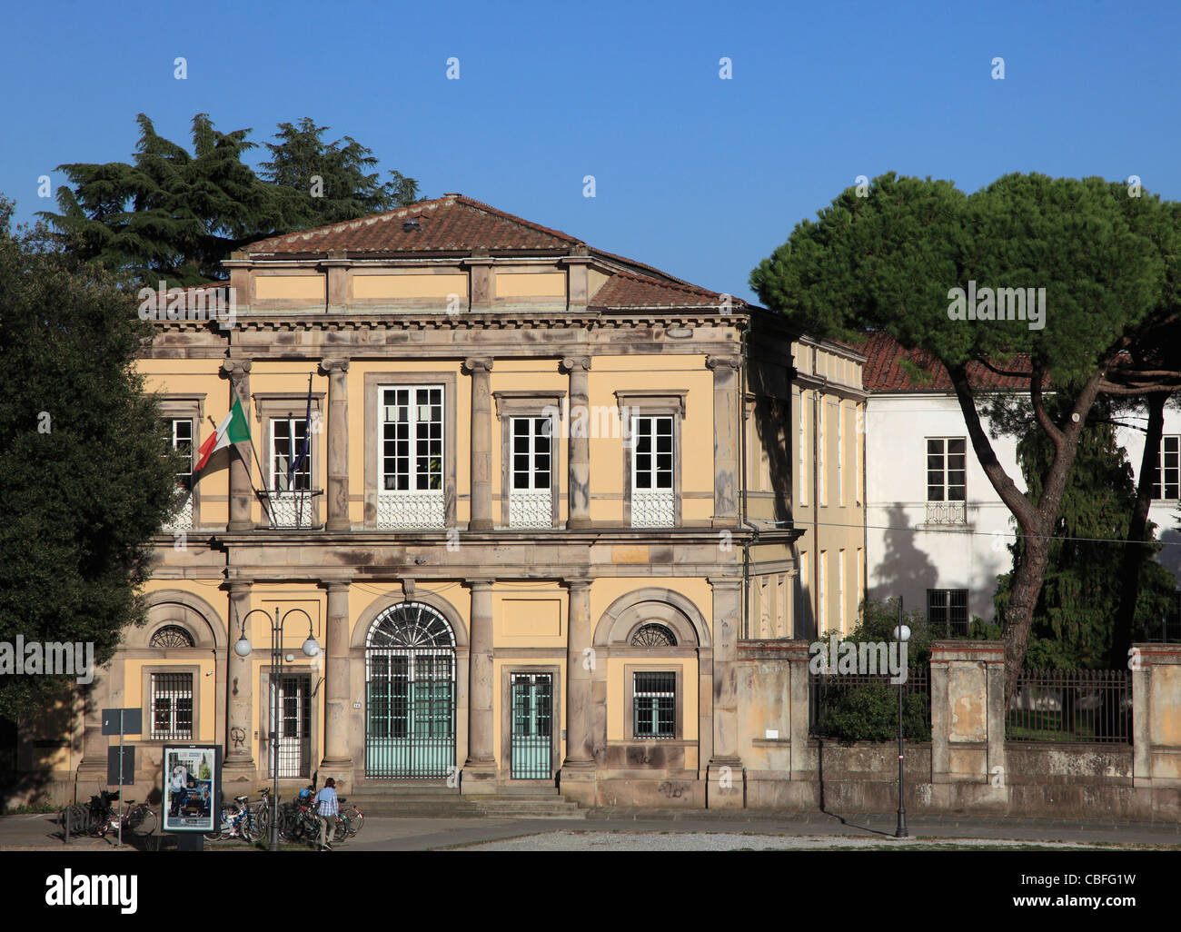 Italien, Toskana, Lucca, Straßenszene, Architektur, Stockfoto