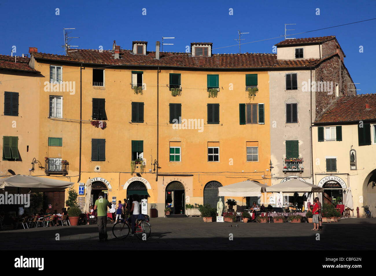 Italien, Toskana, Lucca, Piazza Anfiteatro, Stockfoto