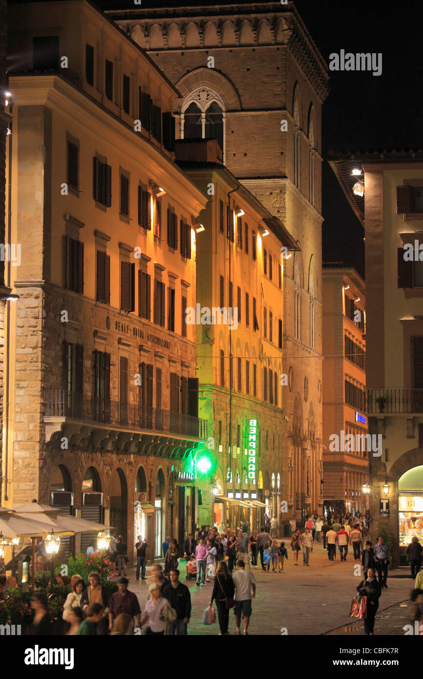 Italien, Toskana, Florenz, Orsanmichele, Straßenszene, Menschen, Stockfoto
