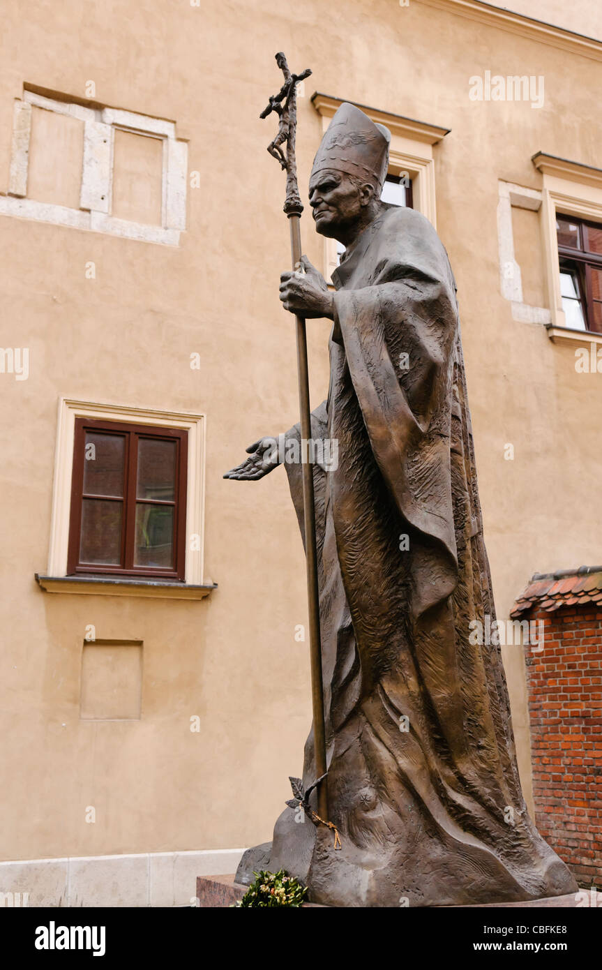 Statue von Papst Johannes Paul II in Wavel Hill, Krakau, Polen Stockfoto
