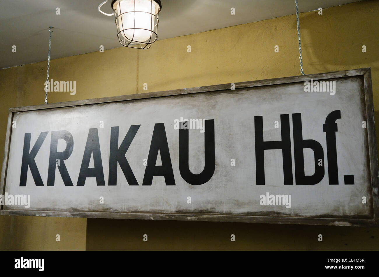 Krakau train Station Zeichen in der Fabrik Oskar Schlindler, Krakau Stockfoto