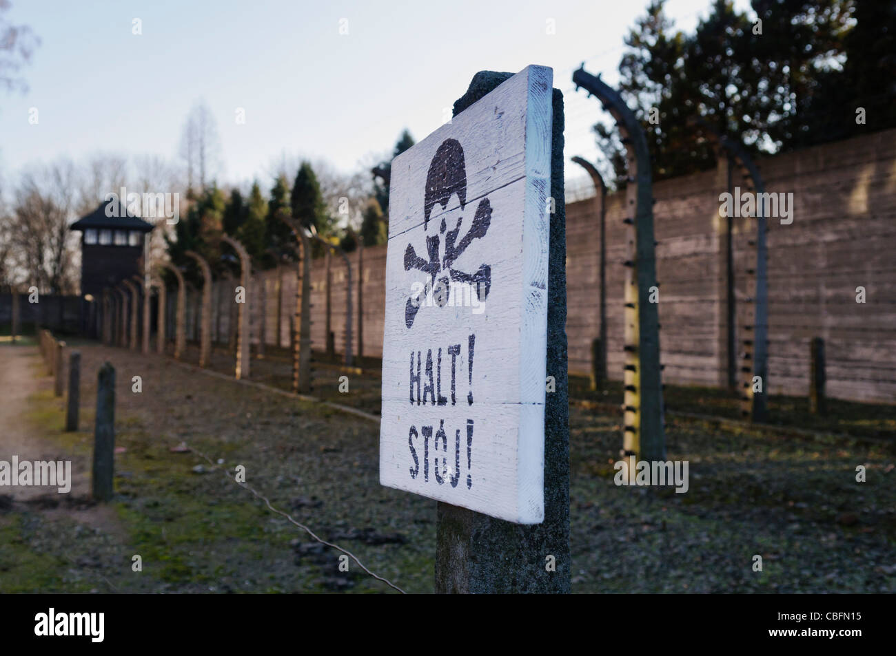 Elektrozaun bei Nazi-Konzentrationslager Auschwitz Stockfoto