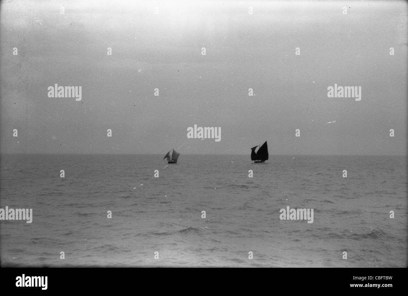 China am Ende des WWII chinesische Dschunken Boote Ozean Stockfoto