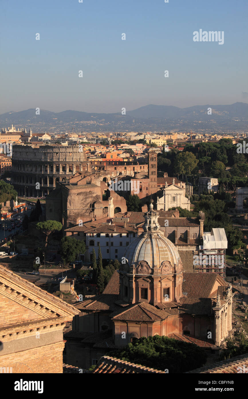 Italien, Latium, Rom, Luftaufnahme, SS Luca und Martina Church, Forum Romanum, Kolosseum, Stockfoto