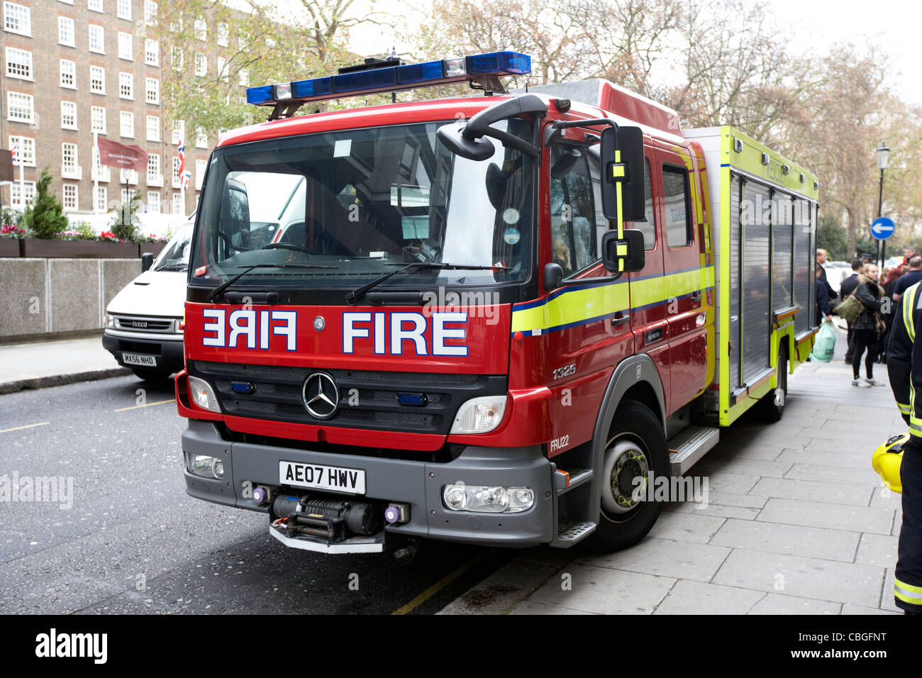 London Feuerwehr Fru Fahrzeug auf Callout England uk Großbritannien Stockfoto