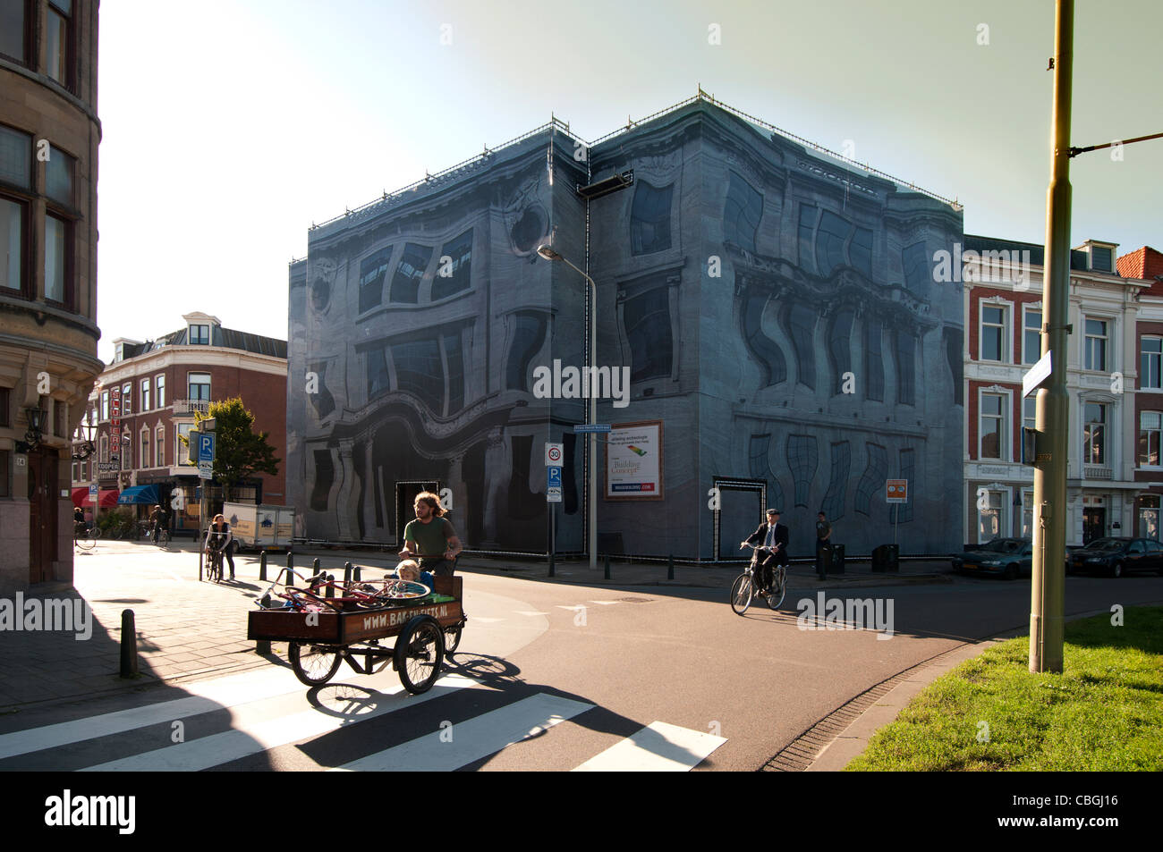 Ein Trompe l ' oeil oder Illusion bei Prins Hendrikplein, den Haag, Den Haag, Niederlande, Lieferung Fahrrad mit Kind Stockfoto
