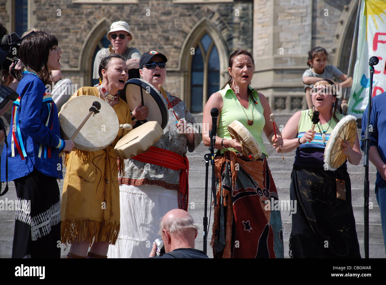 Einheimische Band führt auf der Erde Tag Rallye zur Unterstützung der Kyoto-Protokoll am 22. April 2007 in Ottawa, Kanada. Stockfoto