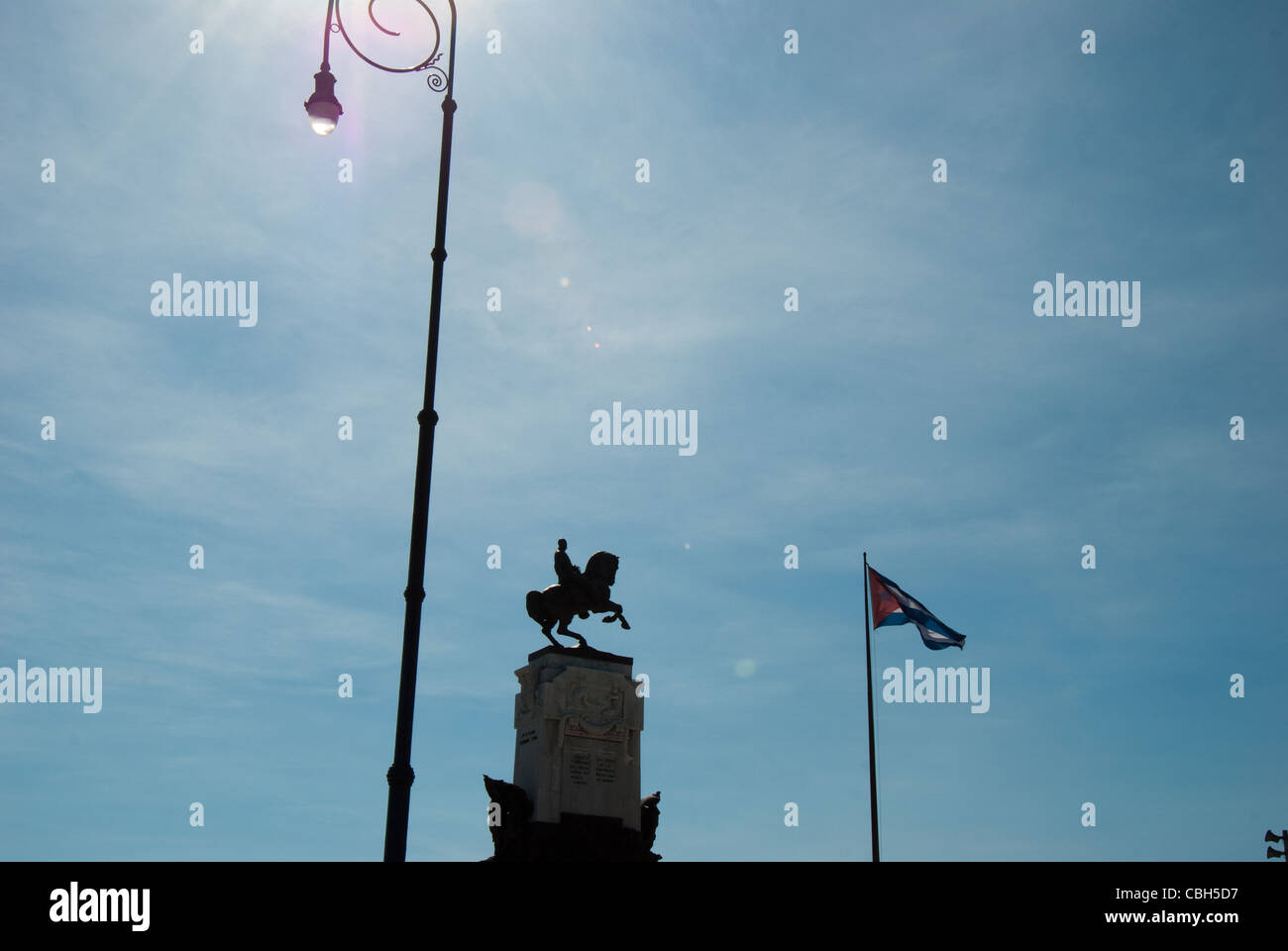 Denkmal für general Antonio Maceo, kubanische Flagge, Straßenlaterne, Malecon, Havanna, Kuba Stockfoto