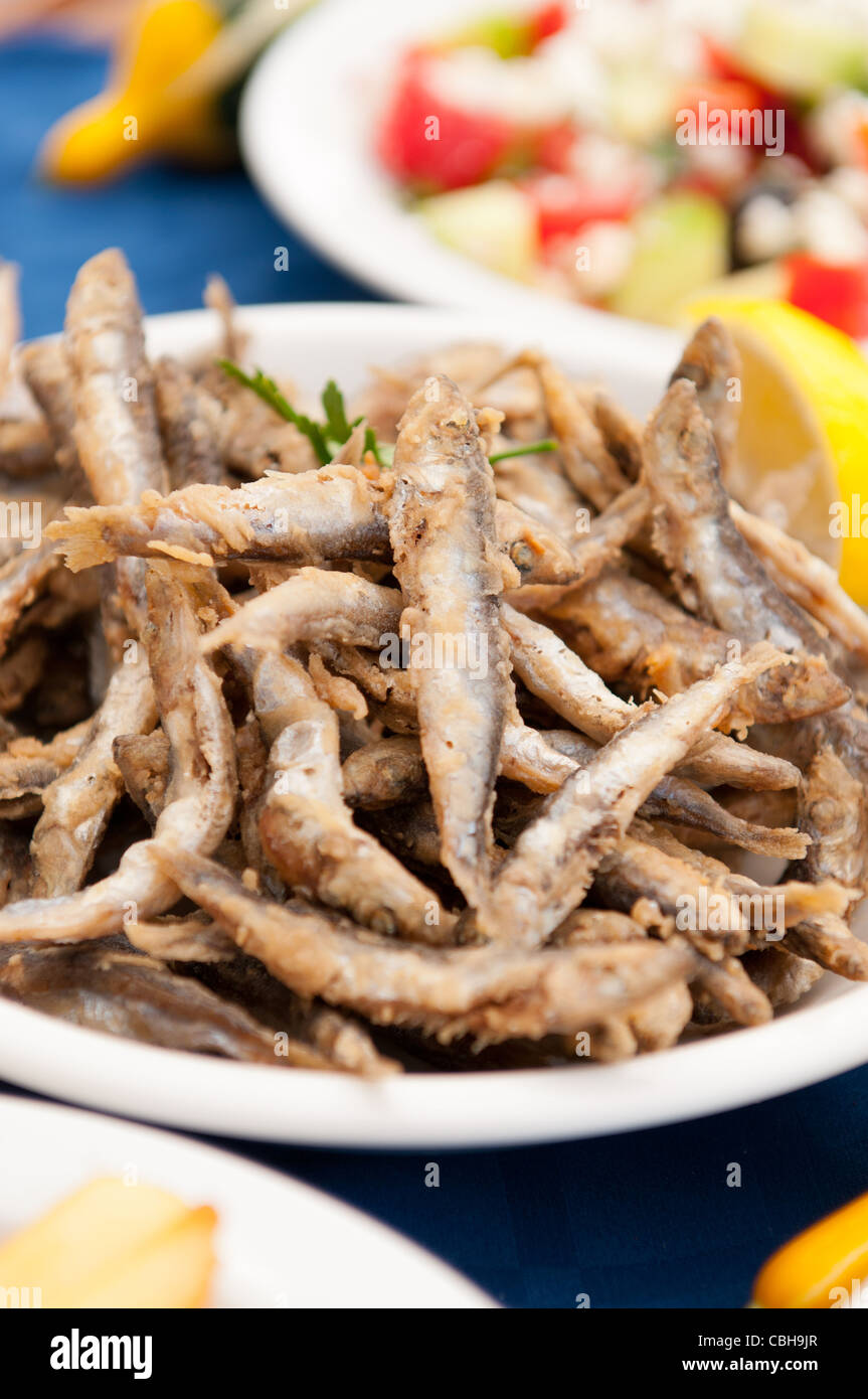 Bulgarische Tradition Meeresfrüchte - gebratene Sprotten Stockfoto