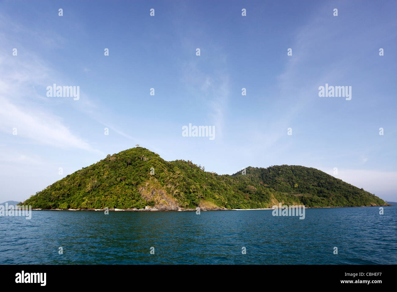 Tropische Insel vor der Küste von Phuket, Thailand Stockfoto