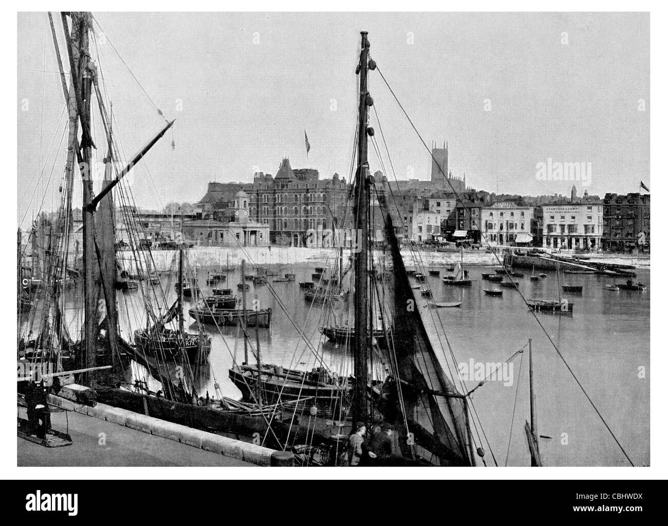 Jetty Margate Küstenstadt Kent England Maidstone Cinque Port Hafen dock Kai Angeln Boot Schiff Mast Segeln Schiff festmachen Stockfoto