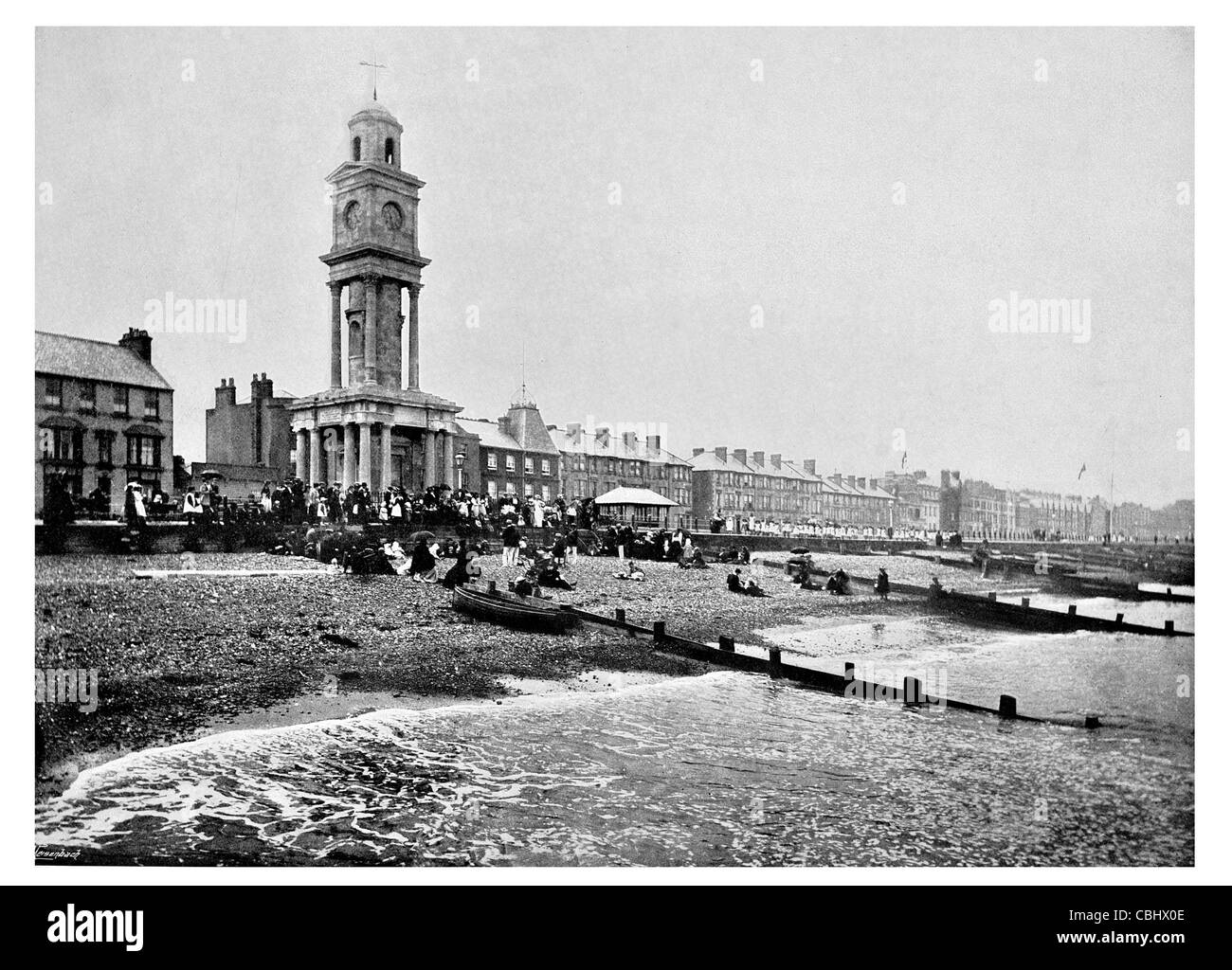 Herne Bay Küstenstadt Kent England Uhrturm 1837 Frau Ann Thwaytes direkt am Meer Stockfoto