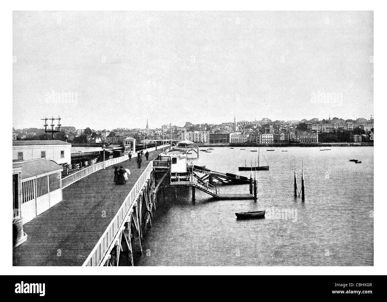 Ryde Pier Ryde Isle Of Wight England John Kent Holz beplankt Promenade viktorianischen Struktur Stadt Badeort Stockfoto