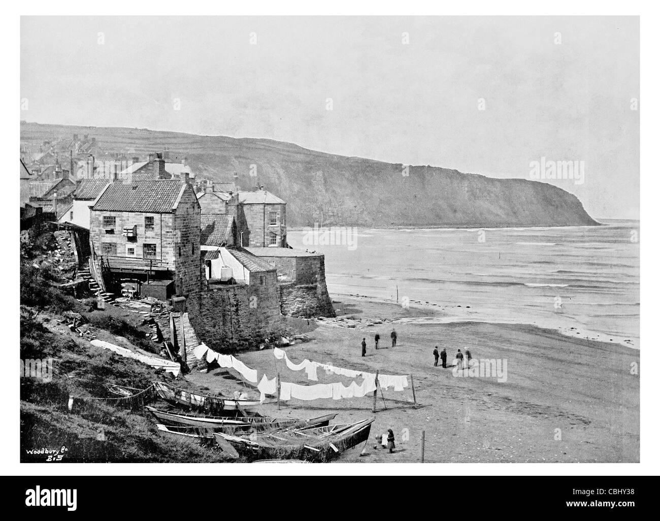 Robin Hoods Bay kleinen Fischen Dorf Whitby Yorkshire England Waschen Linie Strand Schmuggel Schmuggler Stockfoto