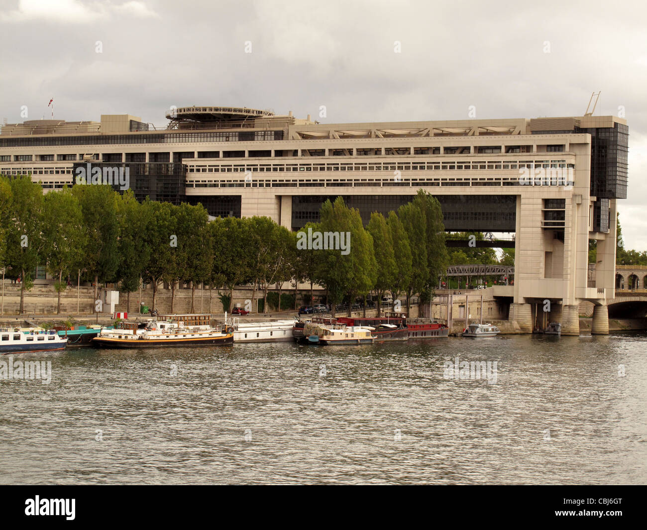 Finanzministerium, Seineufer, Quai De La Rapee, Austerlitz, Paris, Frankreich Stockfoto
