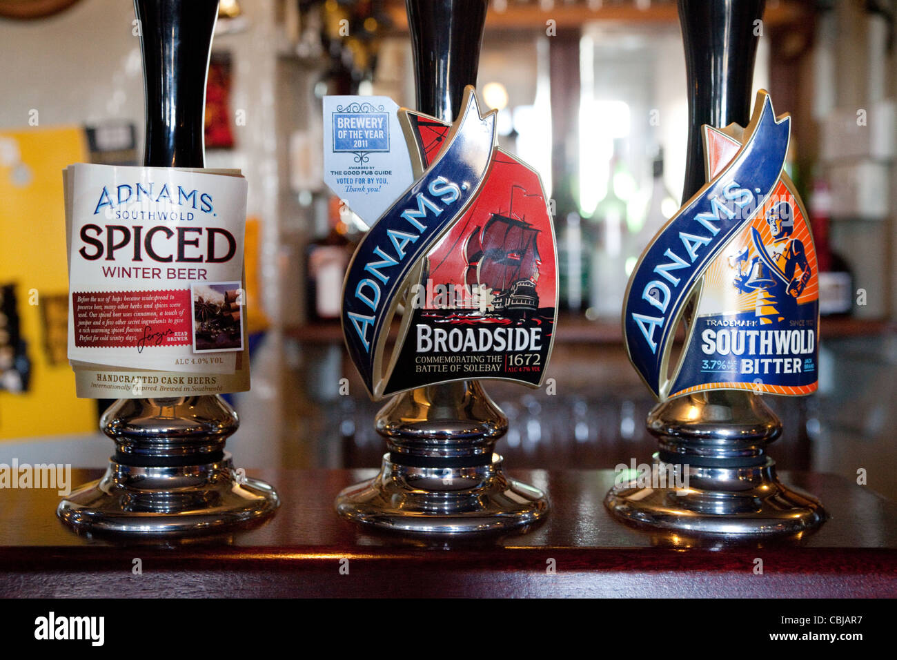 Adnams Bier Pumpen, The Bell Inn, Middleton, Suffolk UK Stockfoto