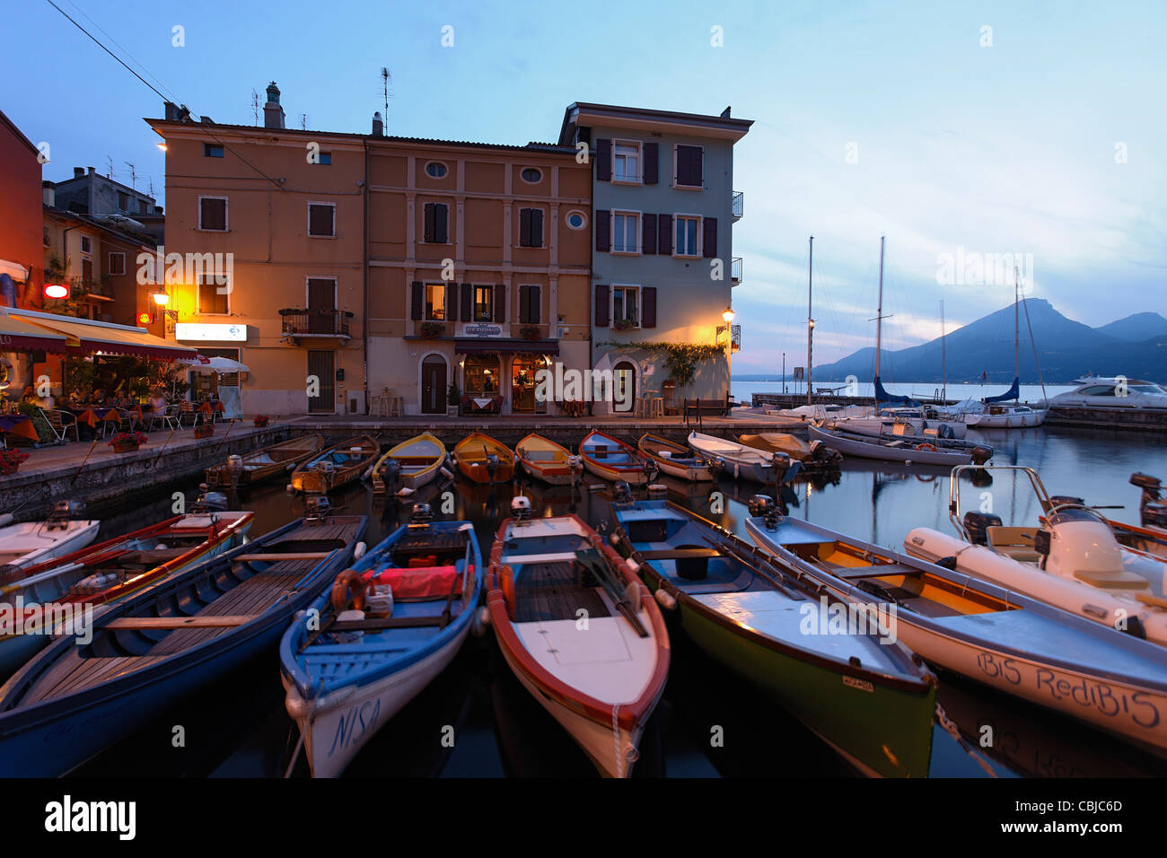 Boote, Hafen, Castelletto di Brenzone, Gardasee, Veneto, Italien Stockfoto