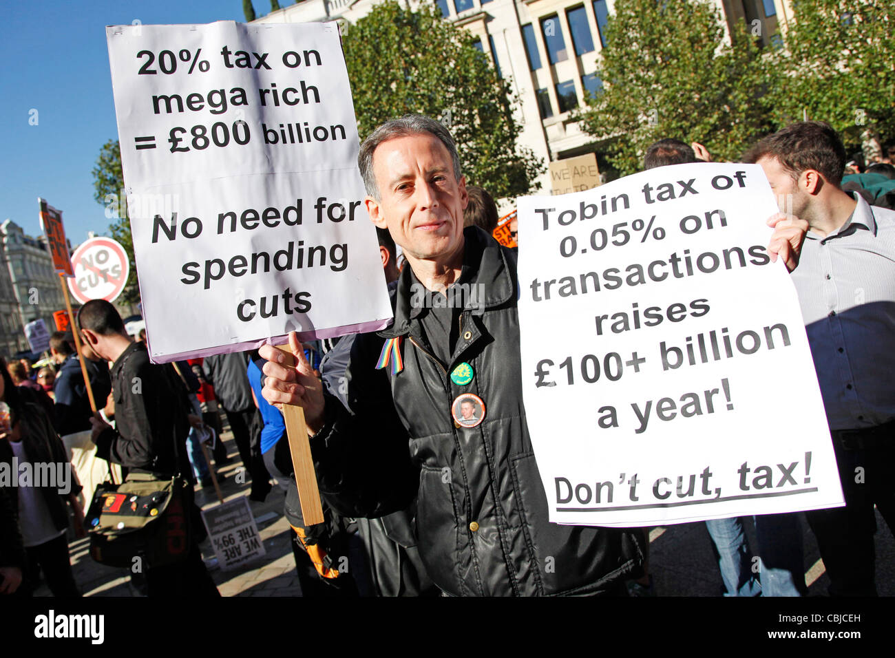 Peter Tatchell auf das besetzen der London Stock Exchange-Demonstration gegen Kürzungen und die Banker organisiert von besetzen London Stockfoto