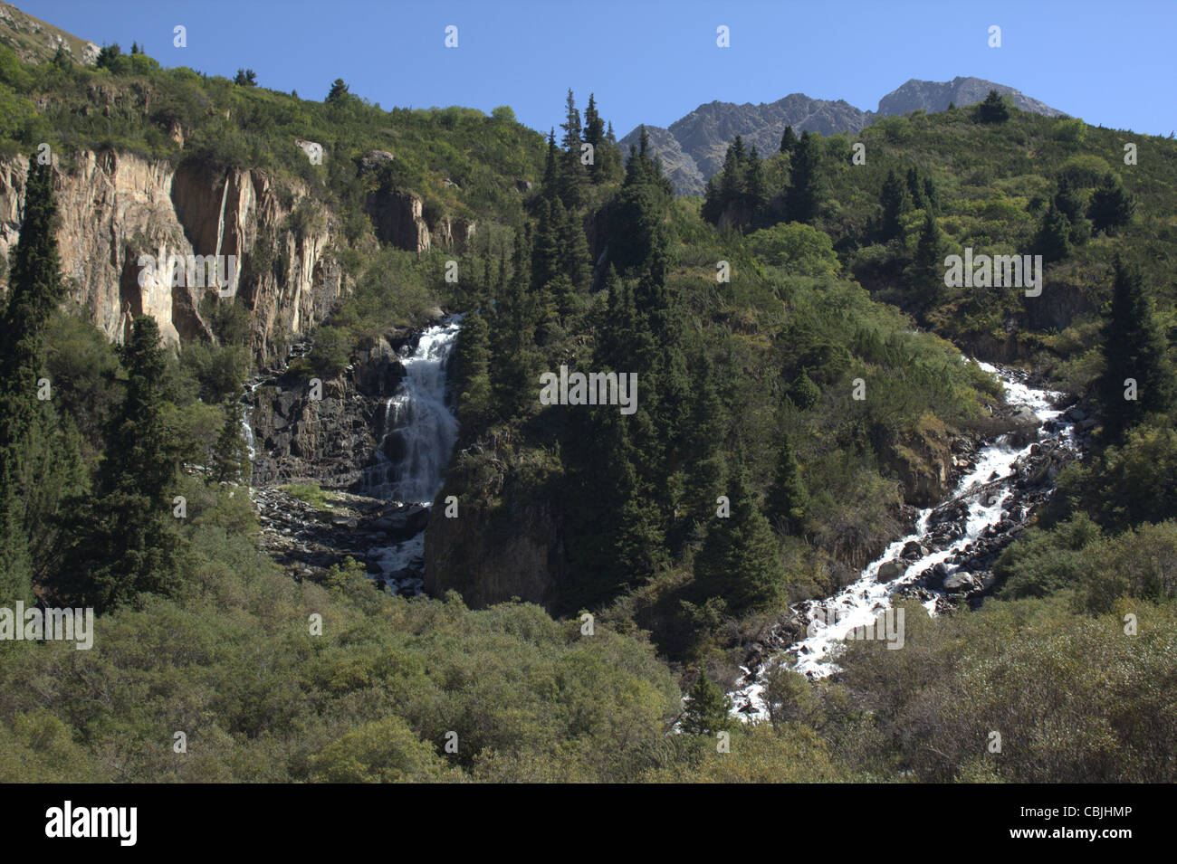 Wasserfall im Chong Kyzyl-Su Valley, Terskej Ala-Too Range, Tien-Shan, Kirgisistan Stockfoto