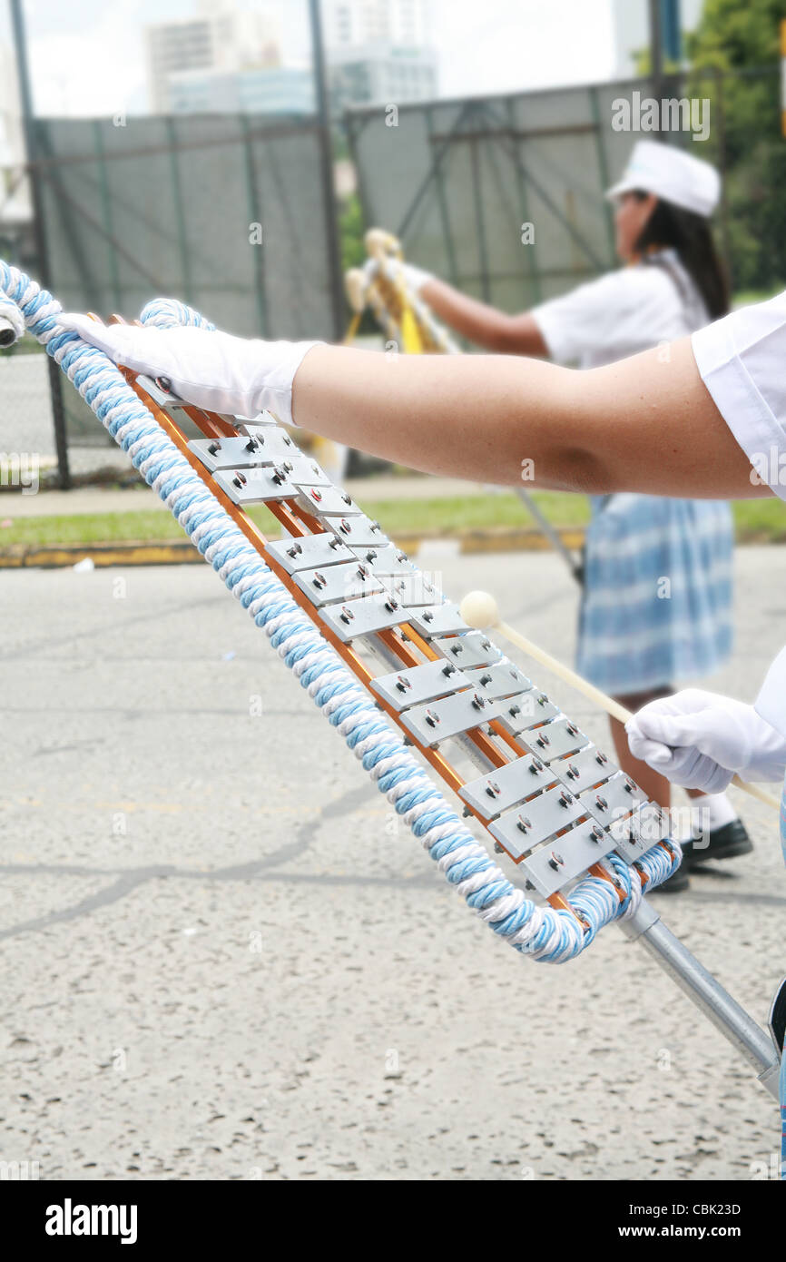Parade mit der Glocke Lyra Musik instrument Sie gelernt in der Schule Stockfoto