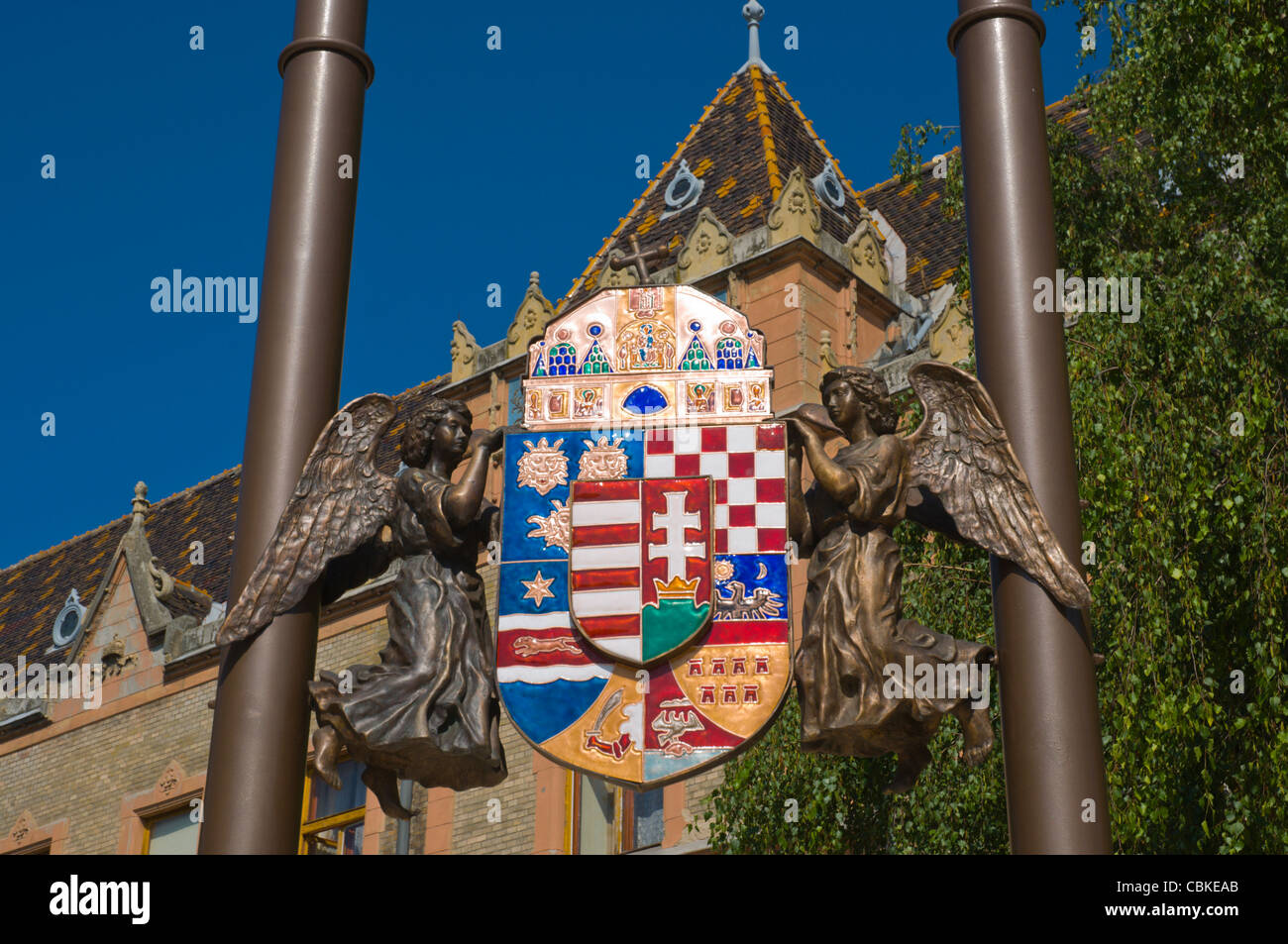 Wappen vor Rathaus am Kossuth Lajos ter Square Belvaros Zentrum der Stadt Kecskemet Ungarn Europa Stockfoto
