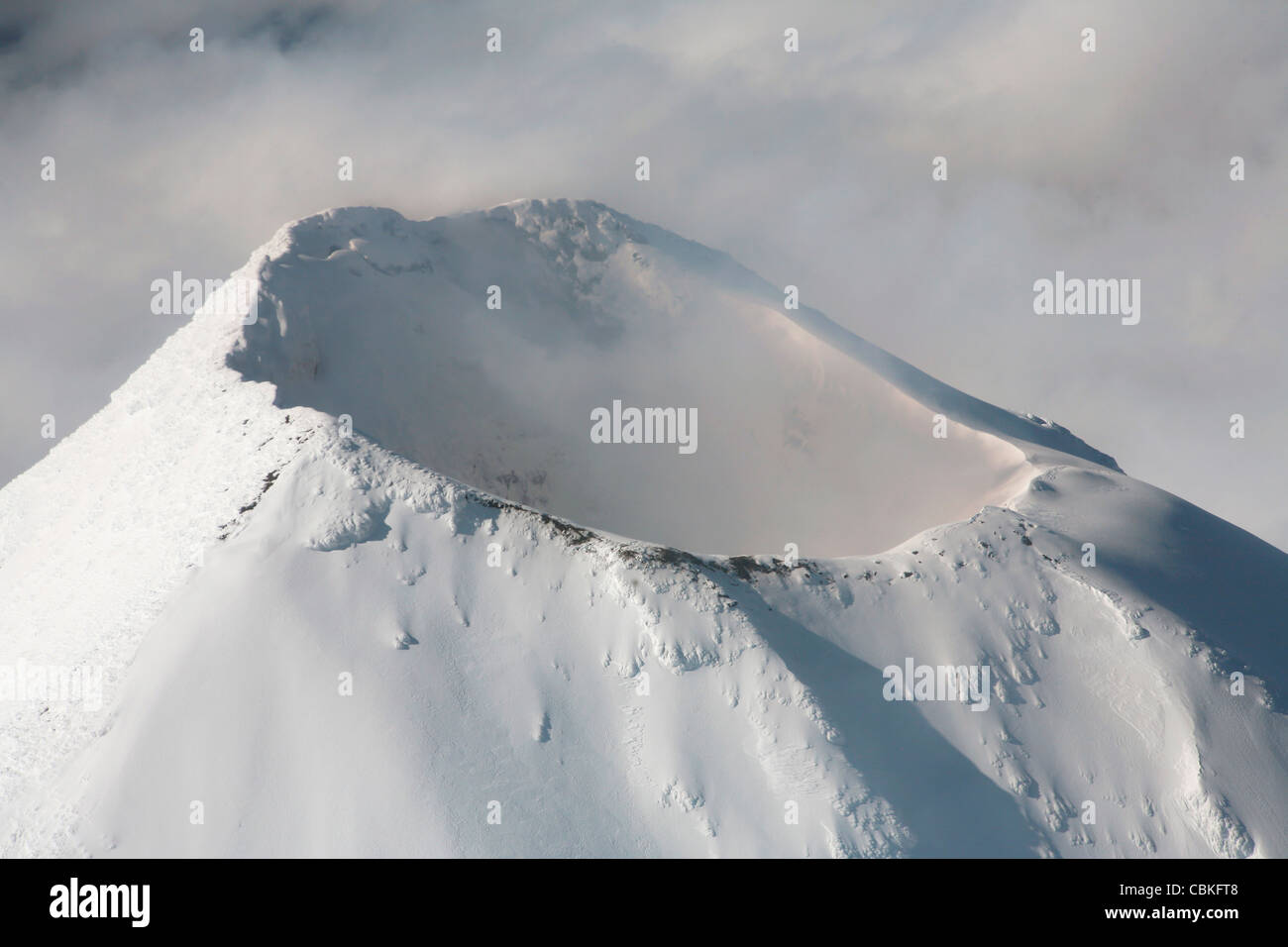 September 2007 - Luftbild des Gipfels der Shishaldin Vulkan, Unimak Island, Alaska, USA. Stockfoto