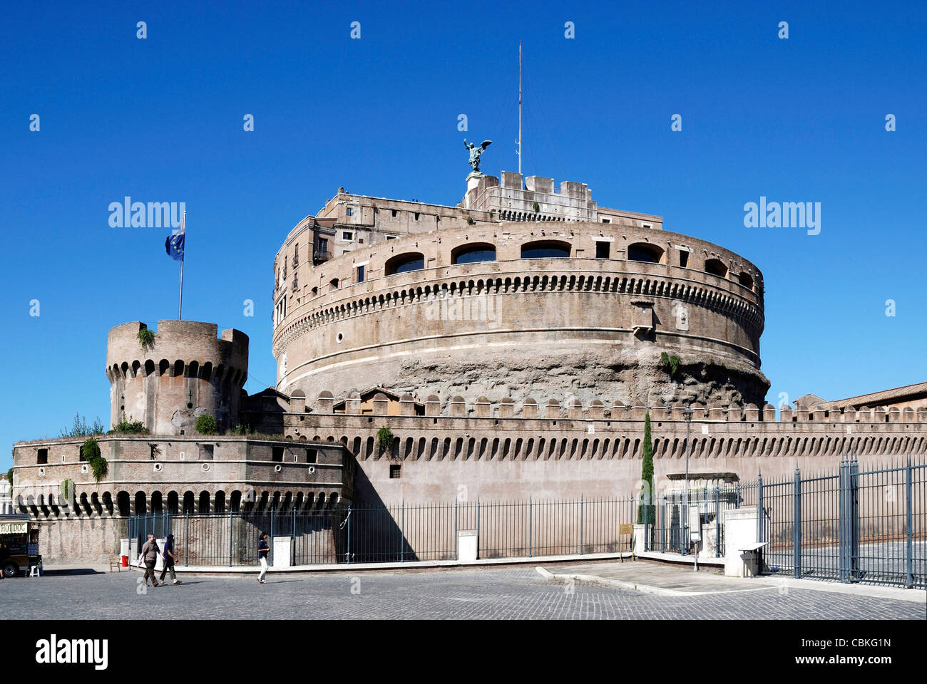Engel-Schloss mit der Angel-Brücke auf den Tiber in Rom - Mausoleum des Hadrian. Stockfoto