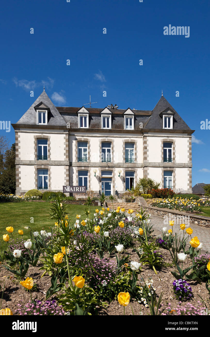 Französischen Rathaus Mairie Gebäude am Mur de Bretagne, Cotes-dArmor, Bretagne, Frankreich Stockfoto