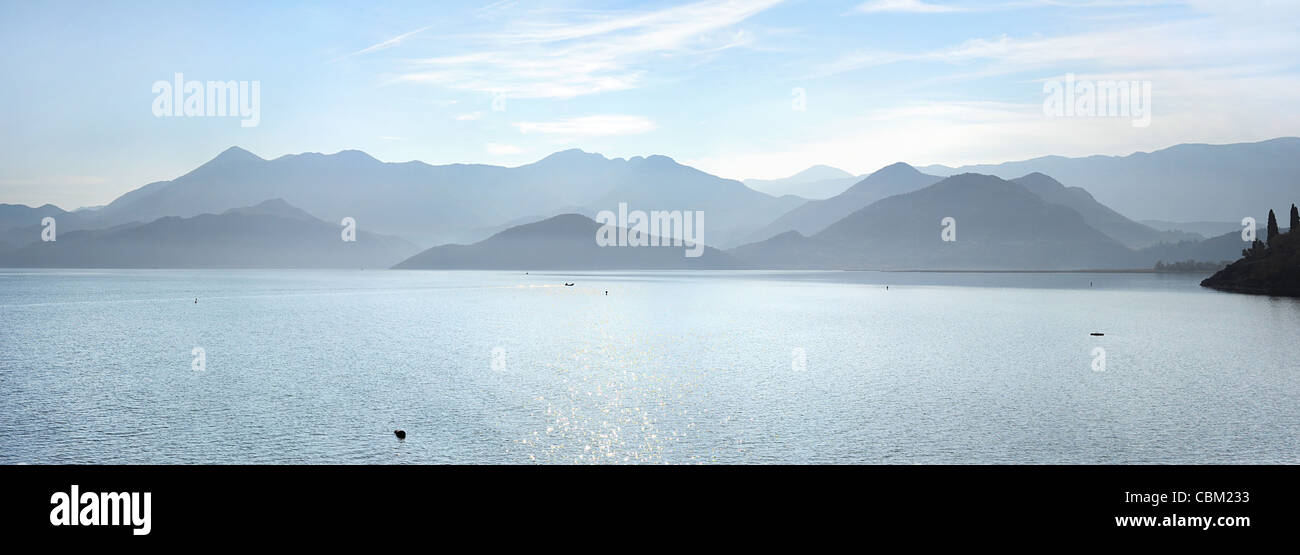 Skadar ist ein See an der Grenze von Montenegro mit Albanien, der größte See der Balkanhalbinsel. Stockfoto