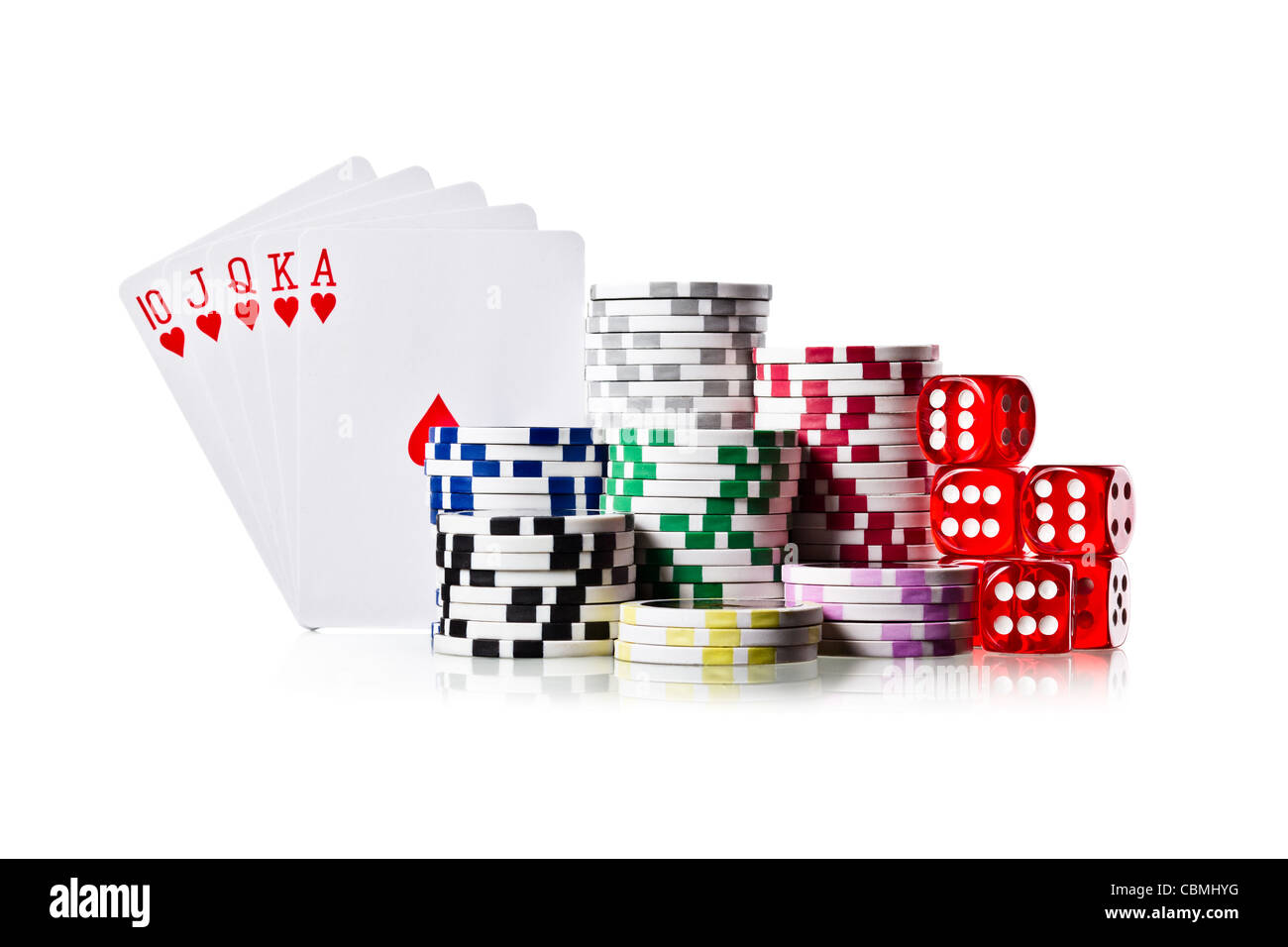 Poker-Chips auf eine gewinnende Hand gestapelt. Stockfoto
