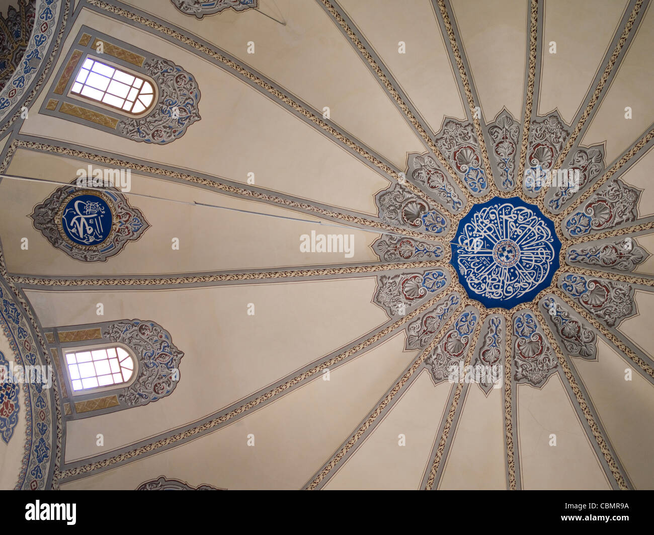 Kuppel des kleinen Aya Sofia Moschee, Istanbul, Türkei Stockfoto
