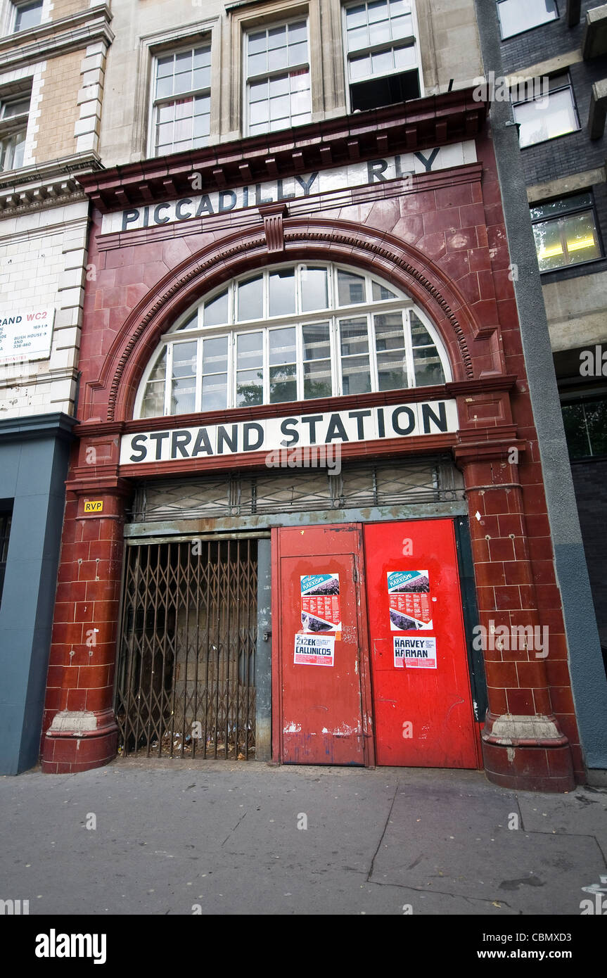 Stillgelegten Strang u-Bahnstation, ein Sporn der Piccadilly Linie diente den West End Theatern am Aldwych, London, UK Stockfoto
